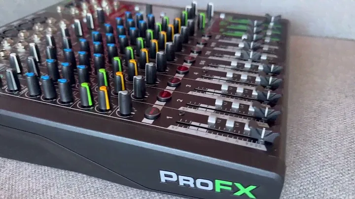 Mackie ProFX12V3 | Unboxing